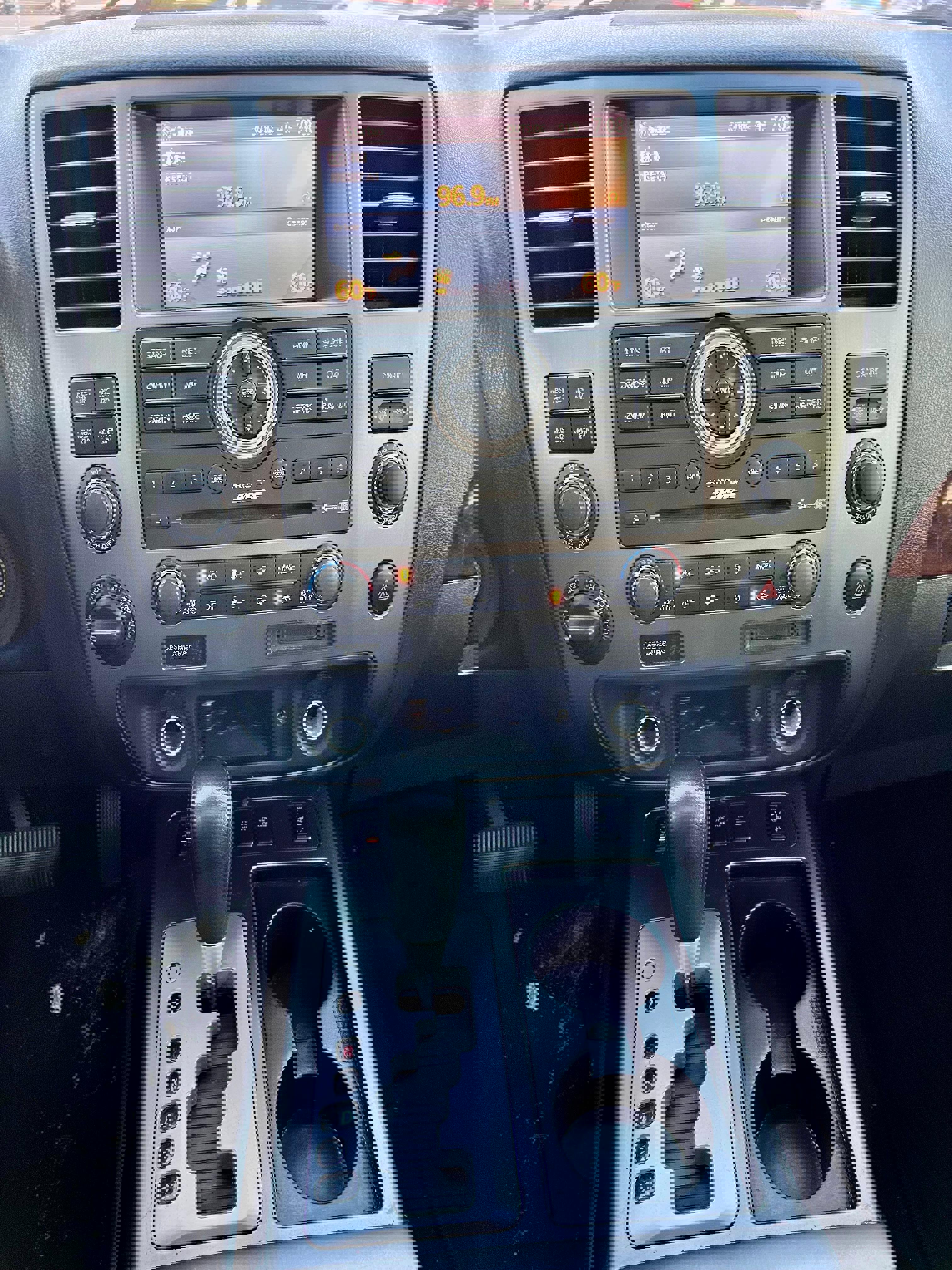 Used 2010 Nissan Armada Platinum image 22