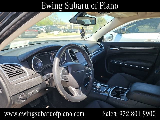 Used 2018 Chrysler 300 Touring image 5