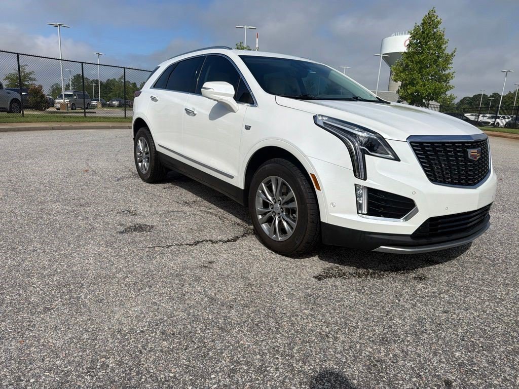 Certified 2022 Cadillac XT5 Premium Luxury w/ Technology Package FWD image 6