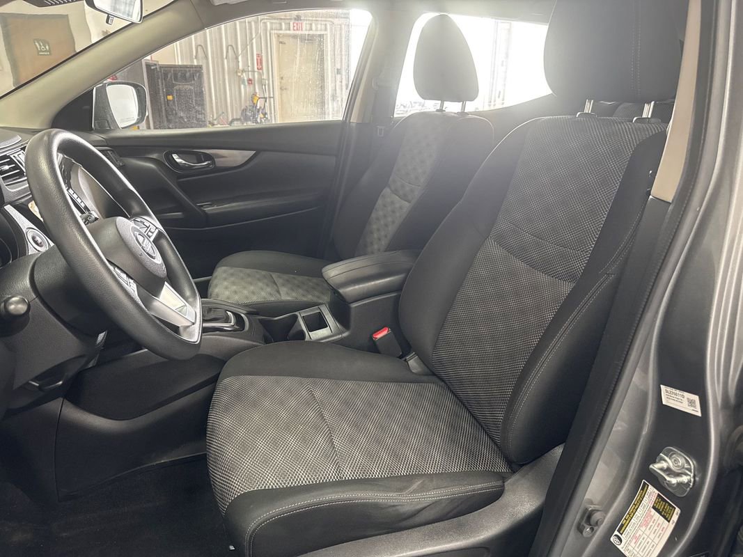 Used 2020 Nissan Rogue Sport SV AWD/4WD image 9