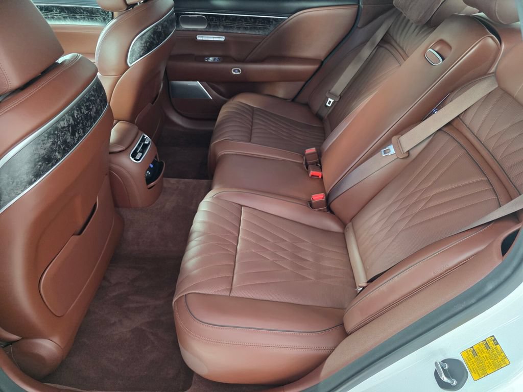 Used 2024 Genesis G90 3.5T AWD/4WD image 14
