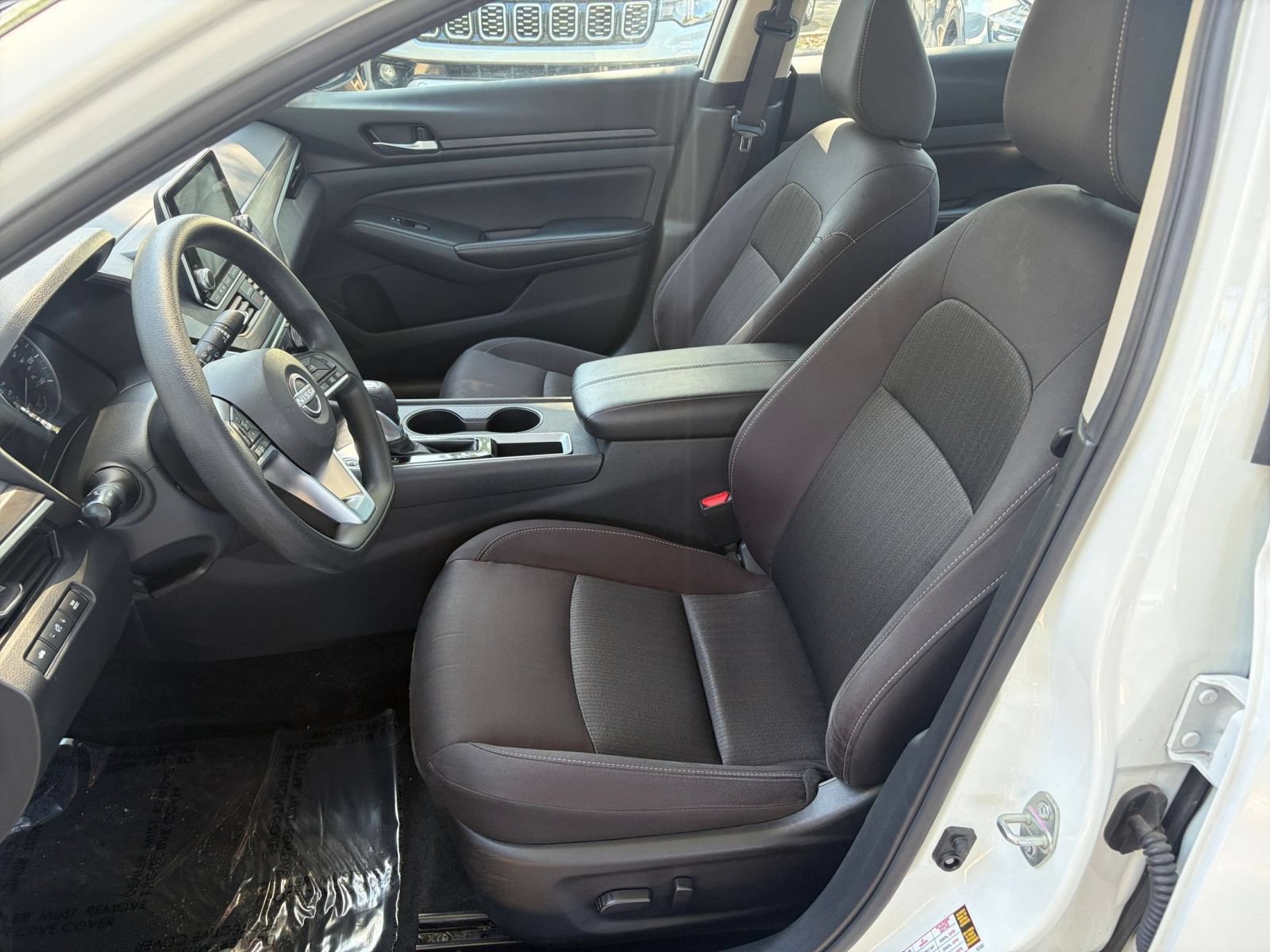 Used 2025 Nissan Altima 2.5 SV FWD image 22