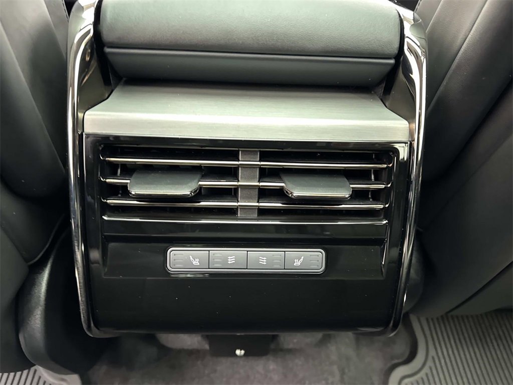 Used 2024 Land Rover Range Rover Sport Dynamic SE image 15