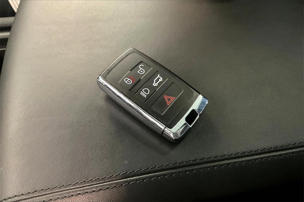 Used 2024 Land Rover Defender 130 Outbound image 11