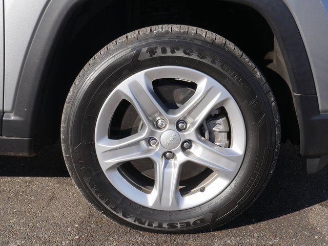 Used 2024 Jeep Compass Latitude w/ Sun and Sound Group image 11