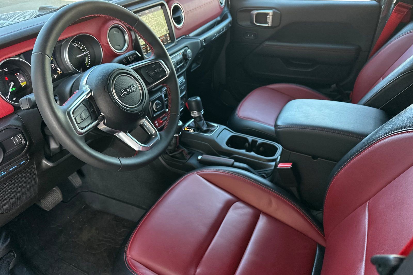 Used 2023 Jeep Wrangler Unlimited Rubicon 4xe image 9