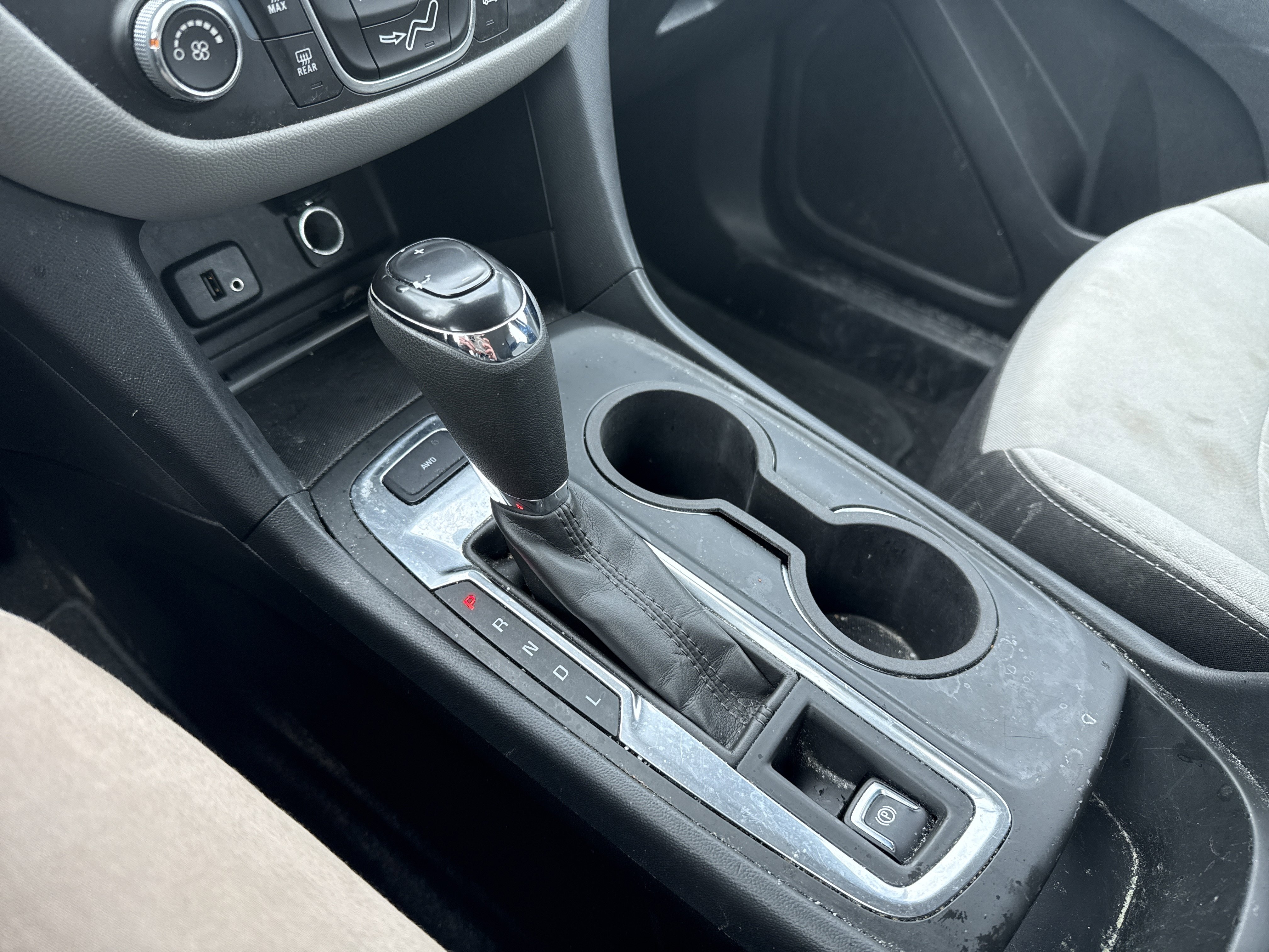 Used 2018 Chevrolet Equinox LS w/ LPO, Cargo Package image 21