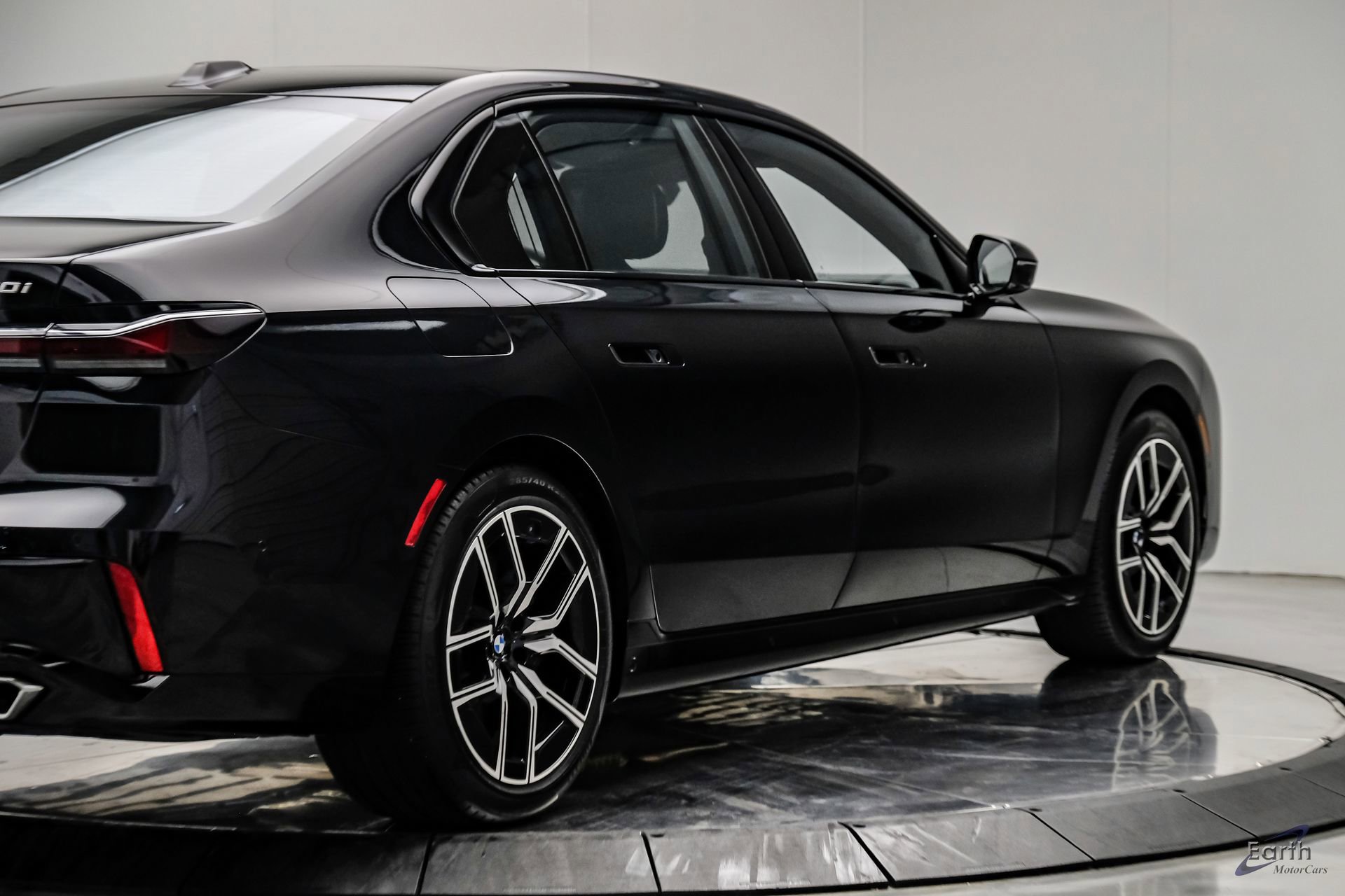 Used 2026 BMW 760i xDrive w/ Executive Package AWD/4WD image 19