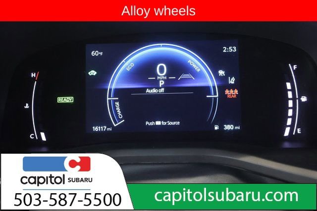 Used 2025 Toyota Camry SE image 18