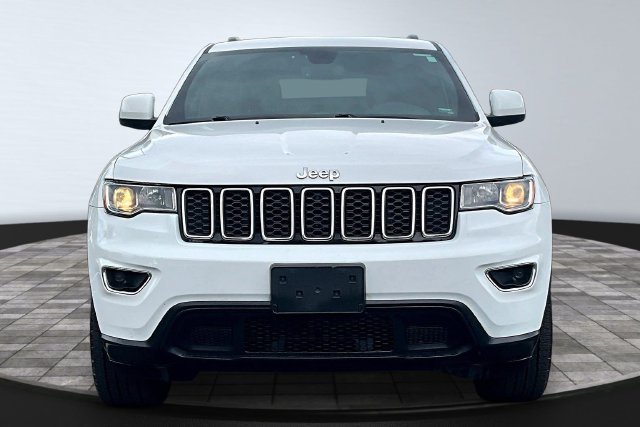 Used 2019 Jeep Grand Cherokee Laredo w/ Laredo X Package AWD/4WD image 2