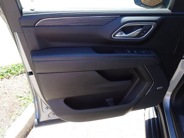 Used 2023 GMC Yukon SLT AWD/4WD image 14