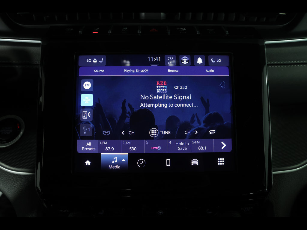Used 2023 Jeep Grand Cherokee Laredo w/ Luxury Tech Group I AWD/4WD image 20