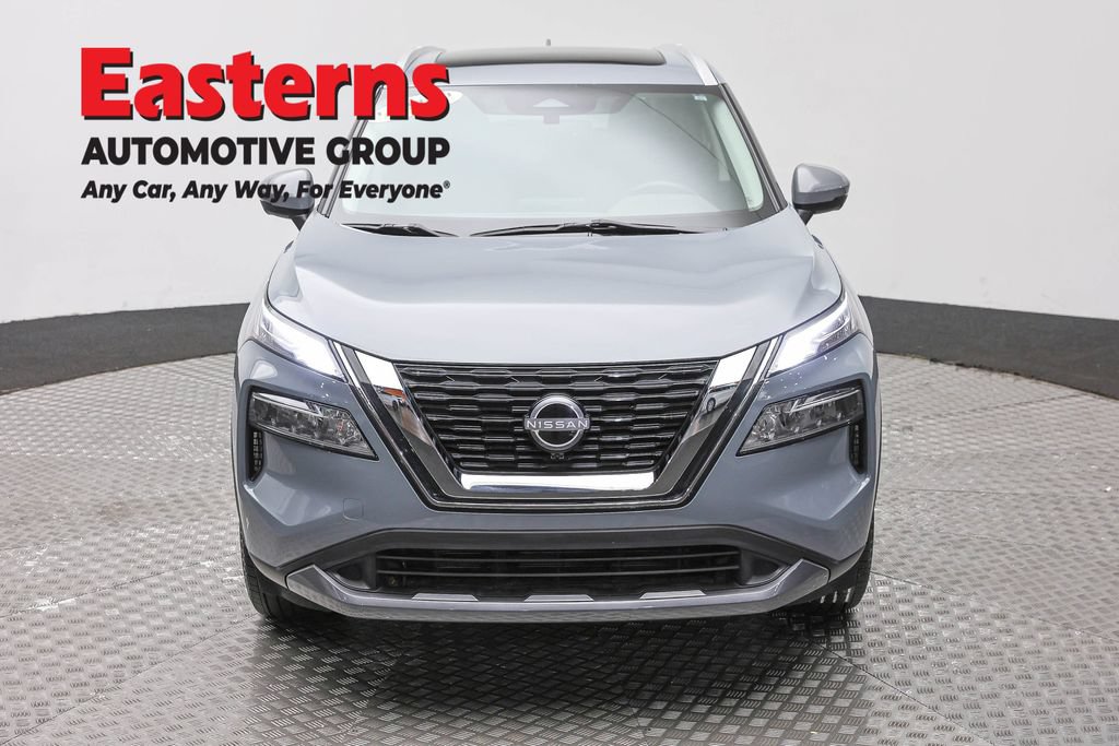 Used 2023 Nissan Rogue SL AWD/4WD image 2