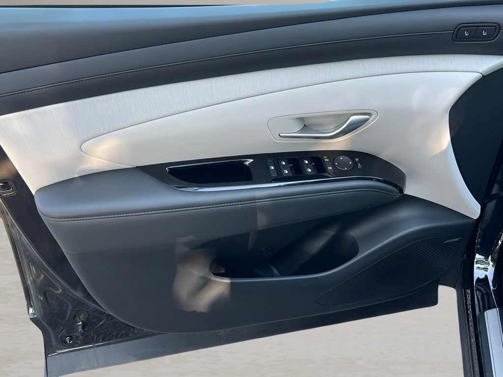 Certified 2025 Hyundai Tucson Limited FWD image 13
