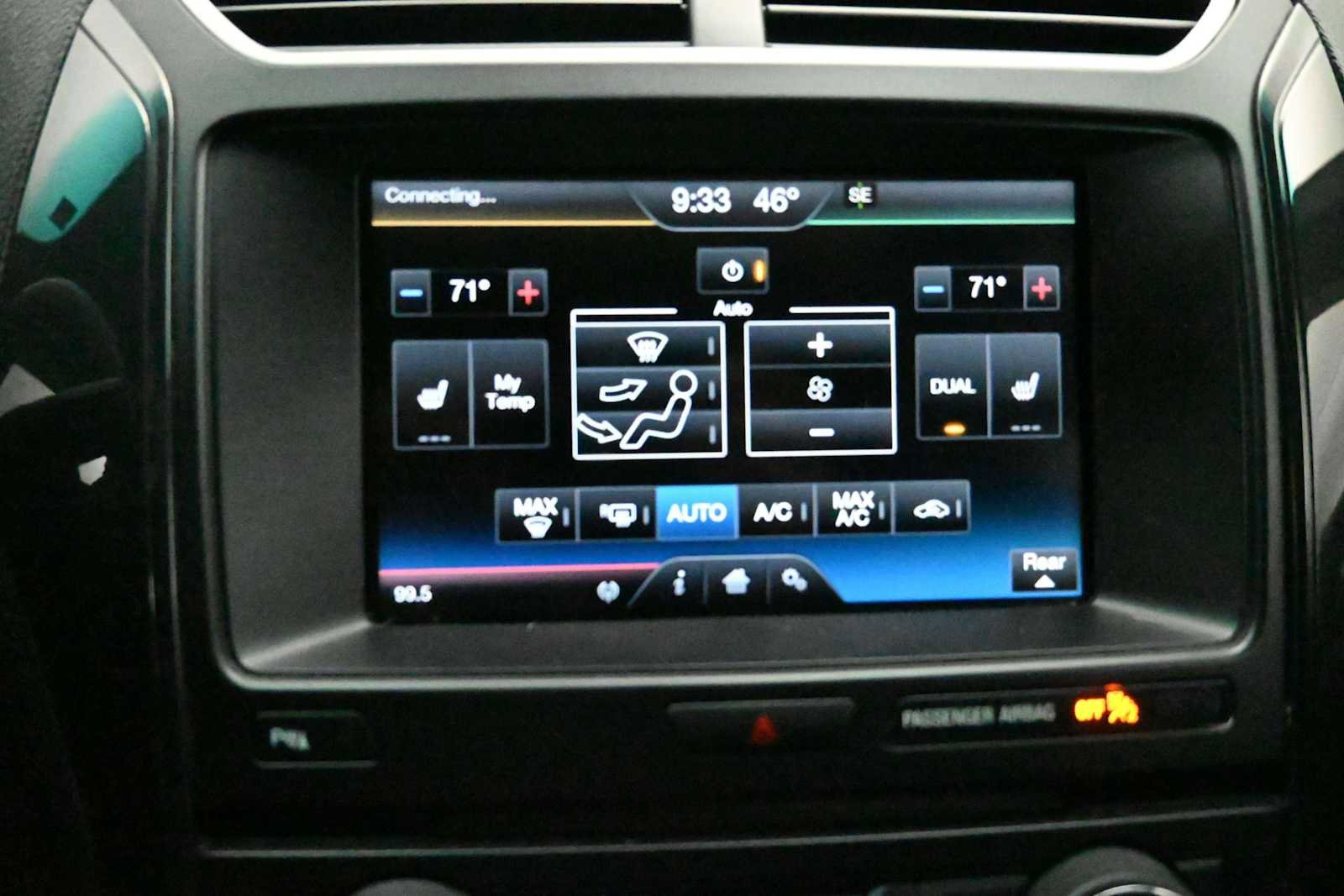 Used 2016 Ford Explorer XLT w/ Equipment Group 202A AWD/4WD image 18