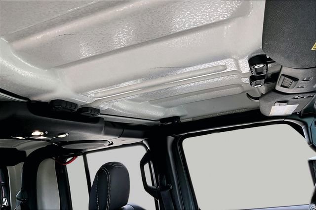 Used 2021 Jeep Gladiator Sport AWD/4WD image 28