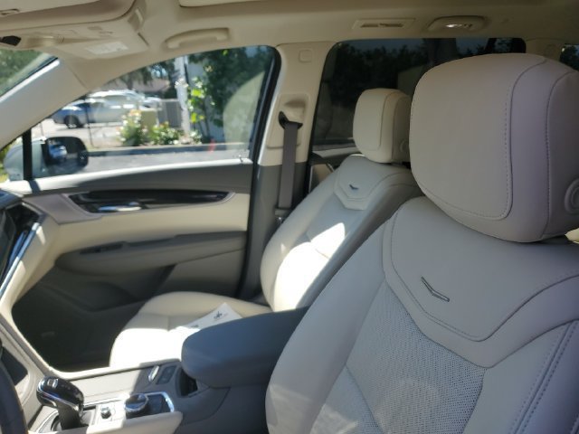 Certified 2024 Cadillac XT6 Premium Luxury w/ LPO, Premium Carpet Package FWD image 21