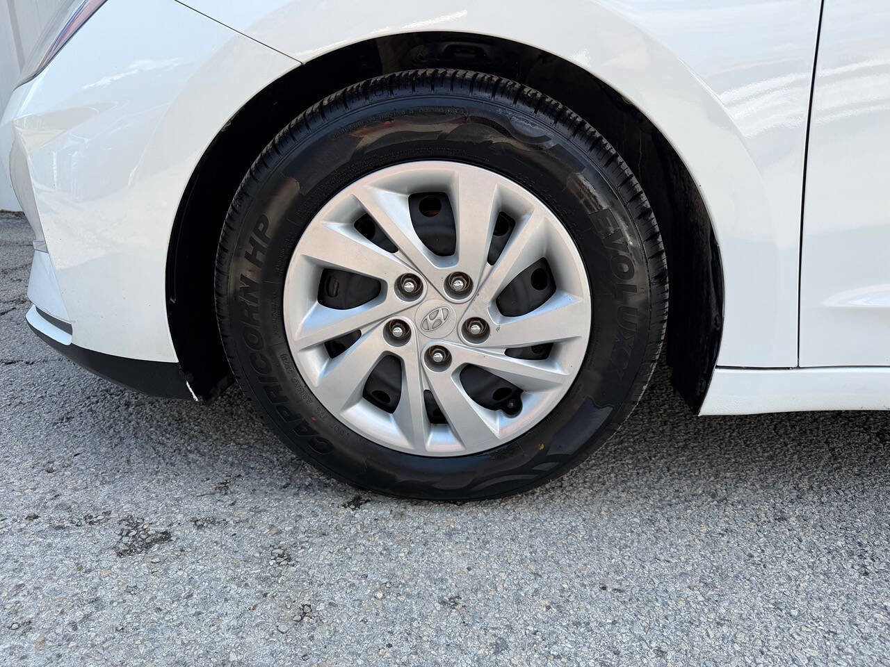 Used 2019 Hyundai Elantra SE w/ Cargo Package FWD image 35