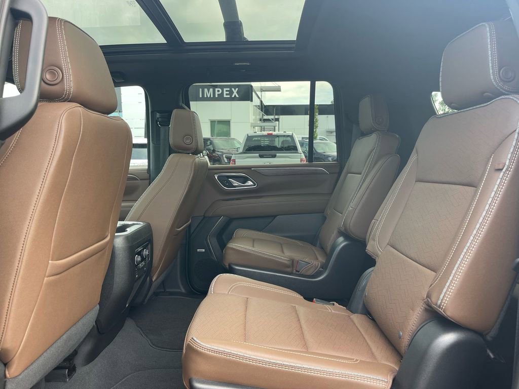 Used 2023 Chevrolet Suburban High Country w/ Premium Package 2 image 13