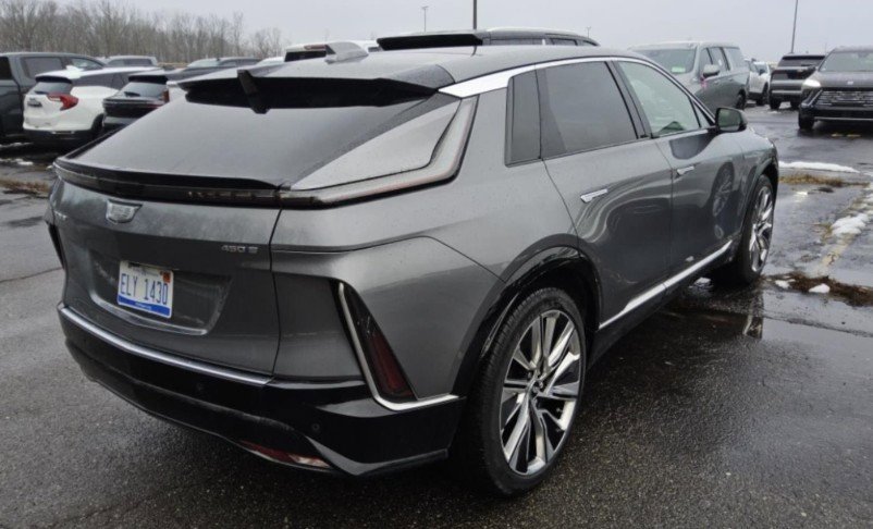 Used 2023 Cadillac Lyriq Luxury image 1