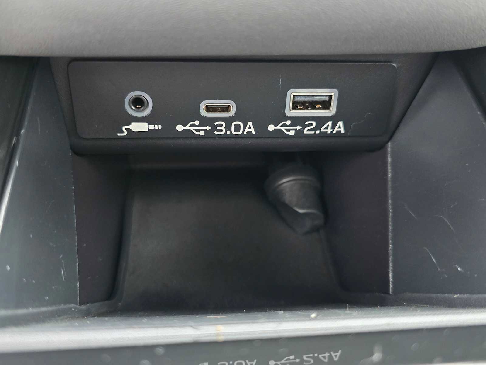 Used 2023 Subaru Outback Limited image 32