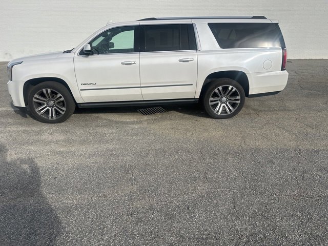 Used 2020 GMC Yukon XL Denali w/ Denali Premium Package image 1