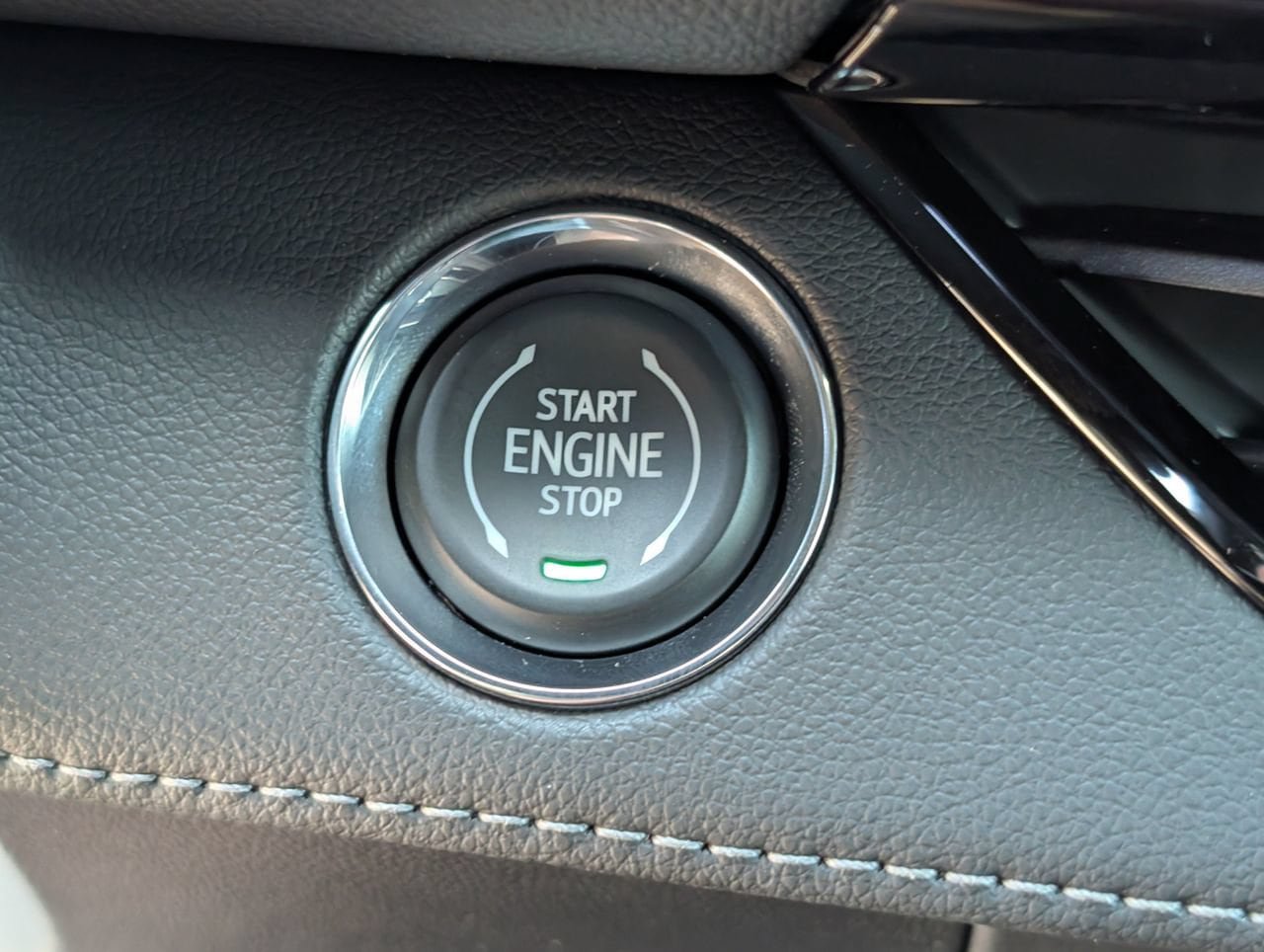 New 2026 Buick Enclave Preferred w/ Power Package AWD/4WD image 16