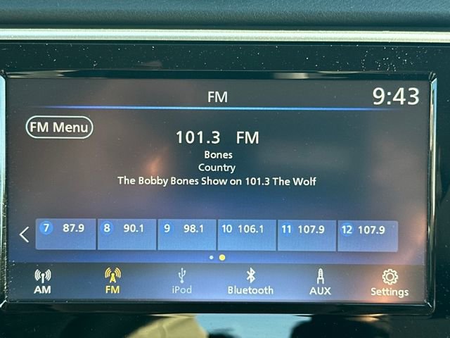 Used 2025 Nissan Versa S w/ Trunk Package image 16