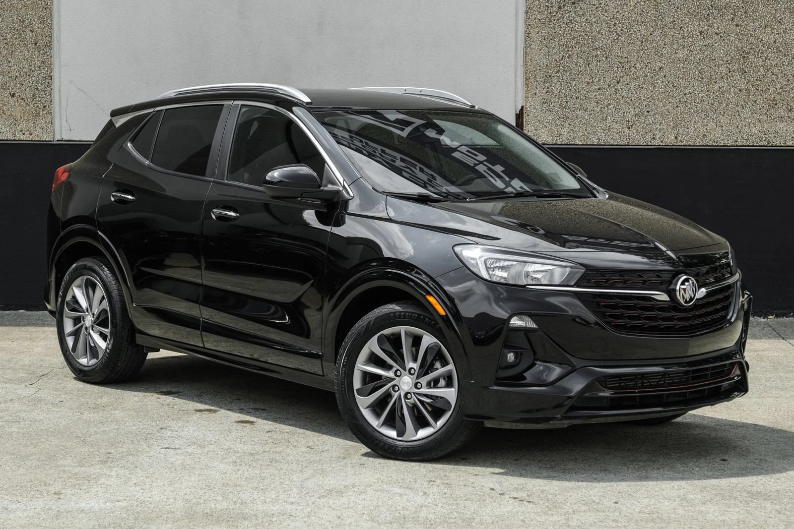 Used 2023 Buick Encore GX Select w/ Sport Touring Package FWD image 5