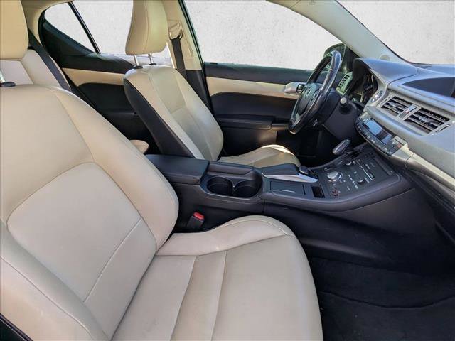 Used 2017 Lexus CT 200h image 22