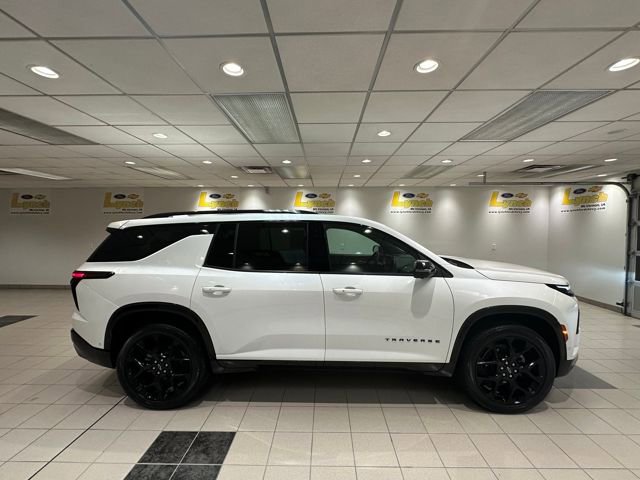 Used 2024 Chevrolet Traverse RS w/ LPO, Floor Liner Package image 3