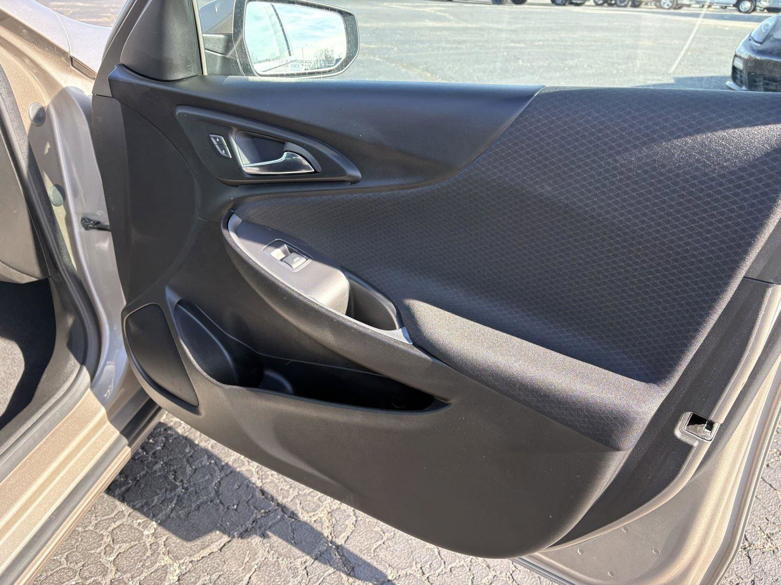 Used 2024 Chevrolet Malibu LT image 11