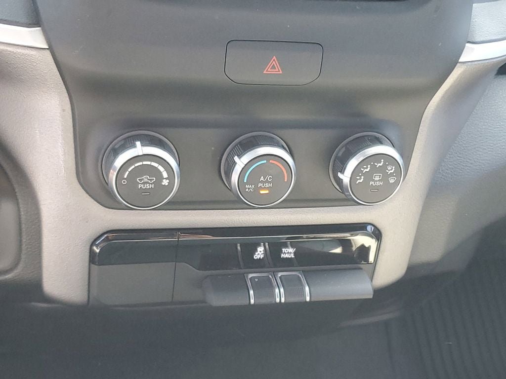 Used 2023 RAM 1500 Big Horn AWD/4WD image 18