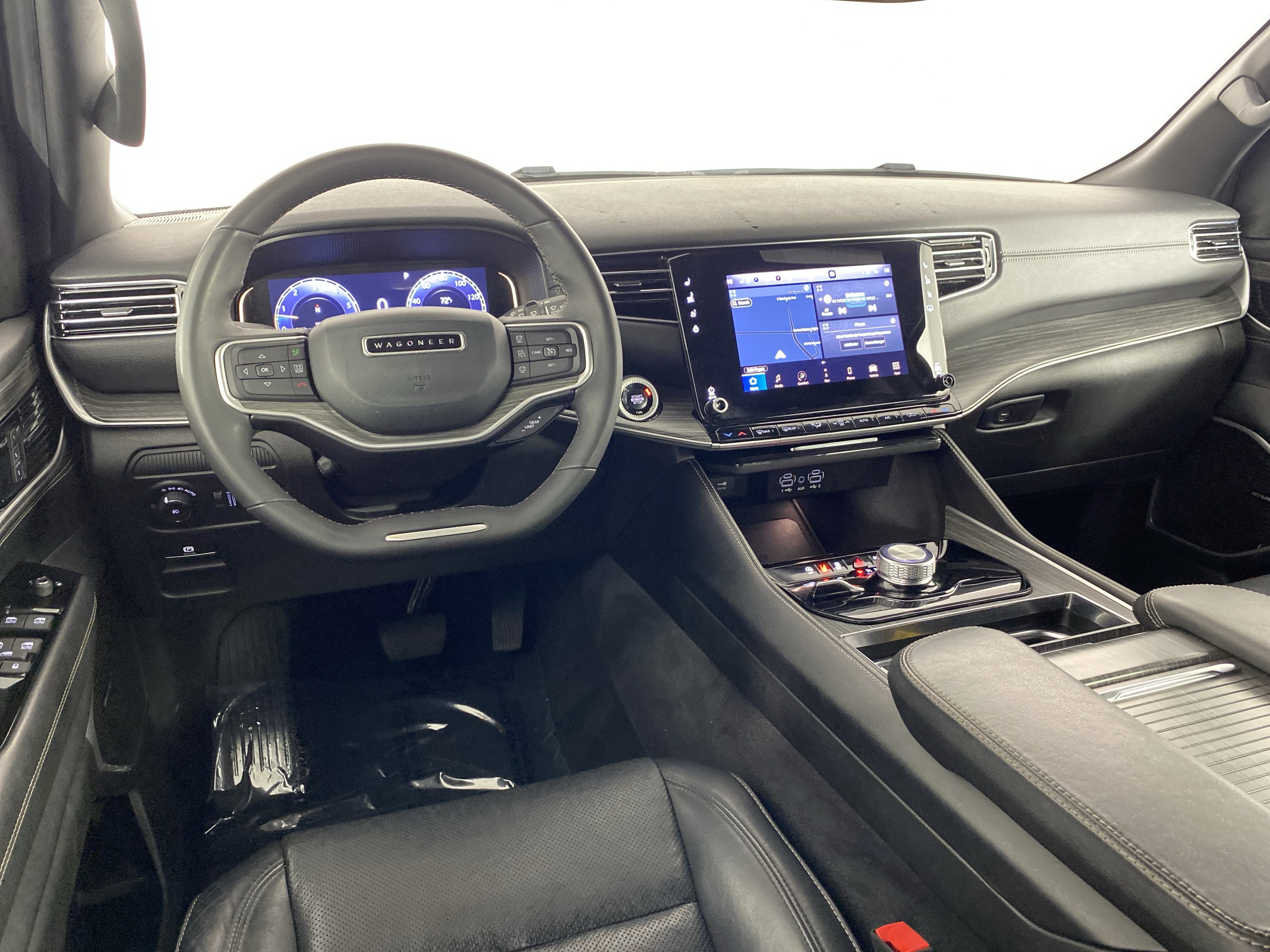 Used 2024 Jeep Wagoneer L Series II w/ Flexible Seating Group image 18