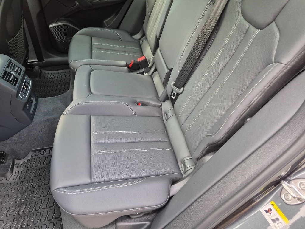 Used 2024 Audi Q5 e Prestige w/ Prestige Package AWD/4WD image 29