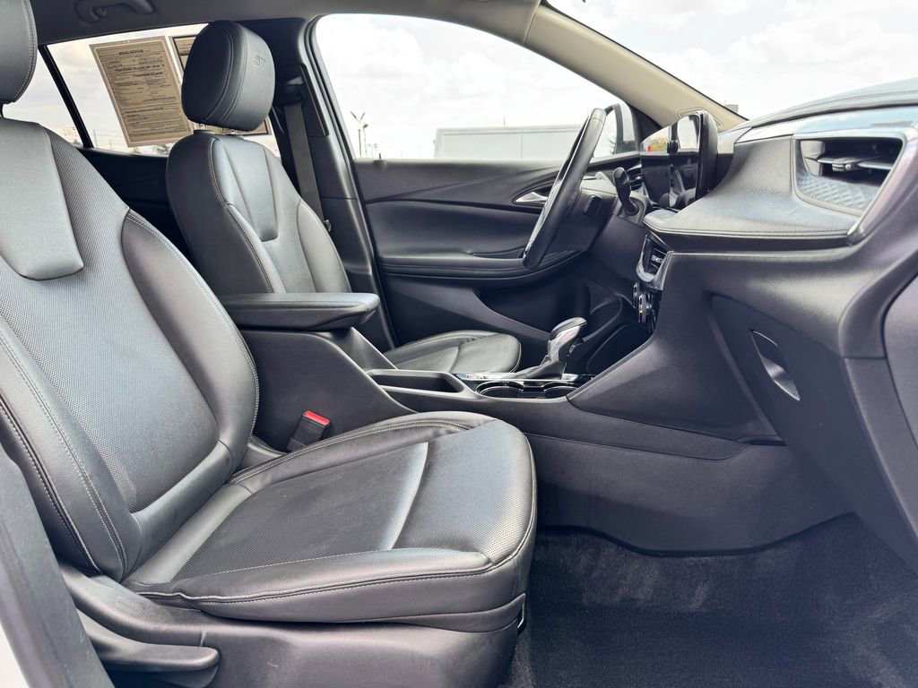 Used 2024 Buick Encore GX Sport Touring FWD image 10