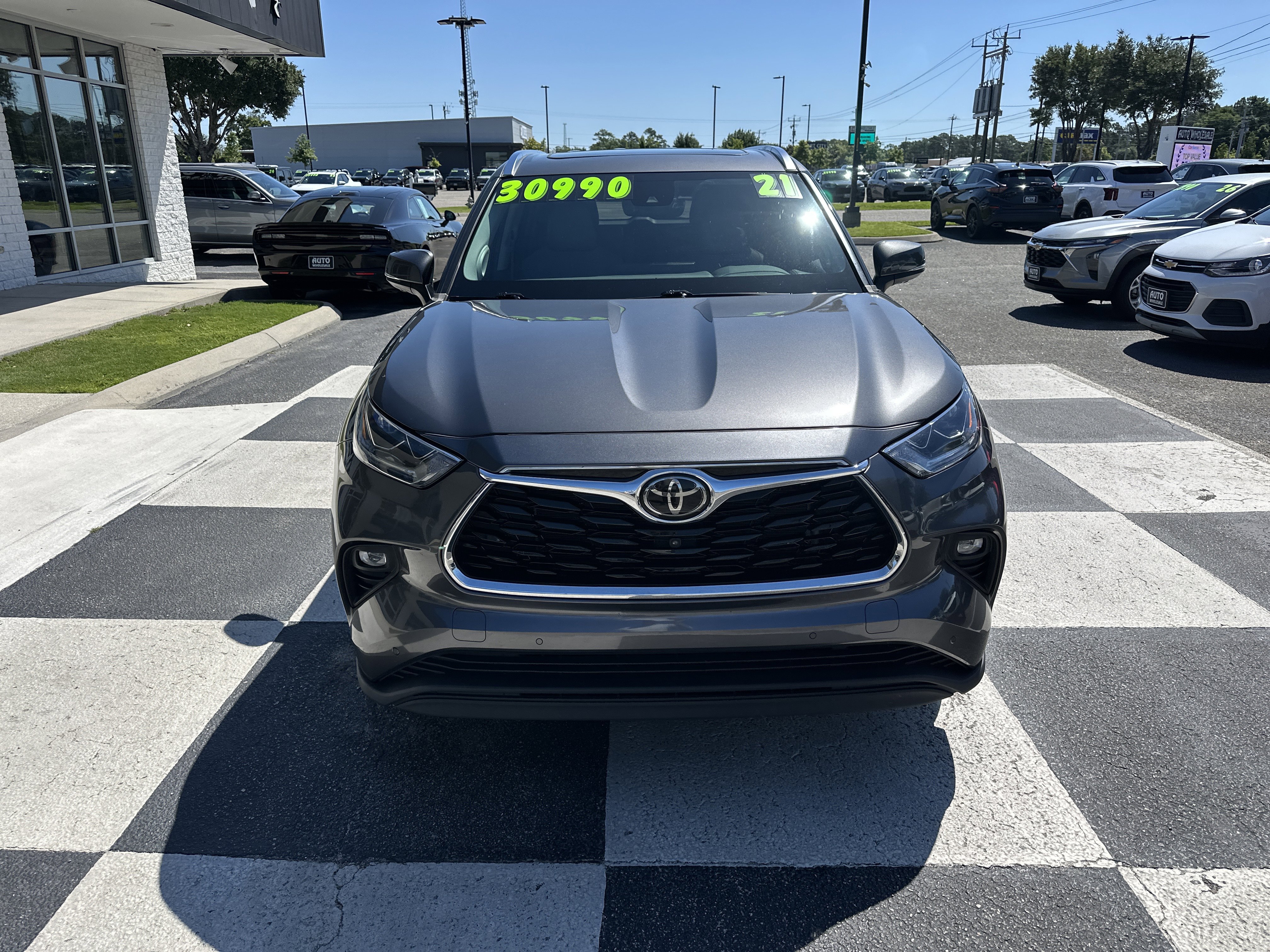 Used 2021 Toyota Highlander Limited AWD/4WD image 2