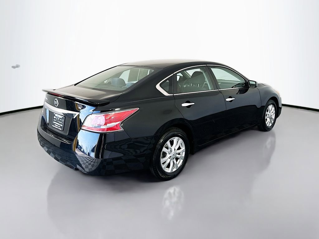 Used 2015 Nissan Altima 2.5 S w/ Sport Value Package image 7