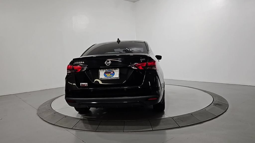 Used 2020 Nissan Versa SR w/ Convenience Package FWD image 4