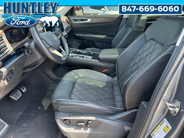 Used 2024 Volkswagen Atlas SEL Premium R-Line image 22