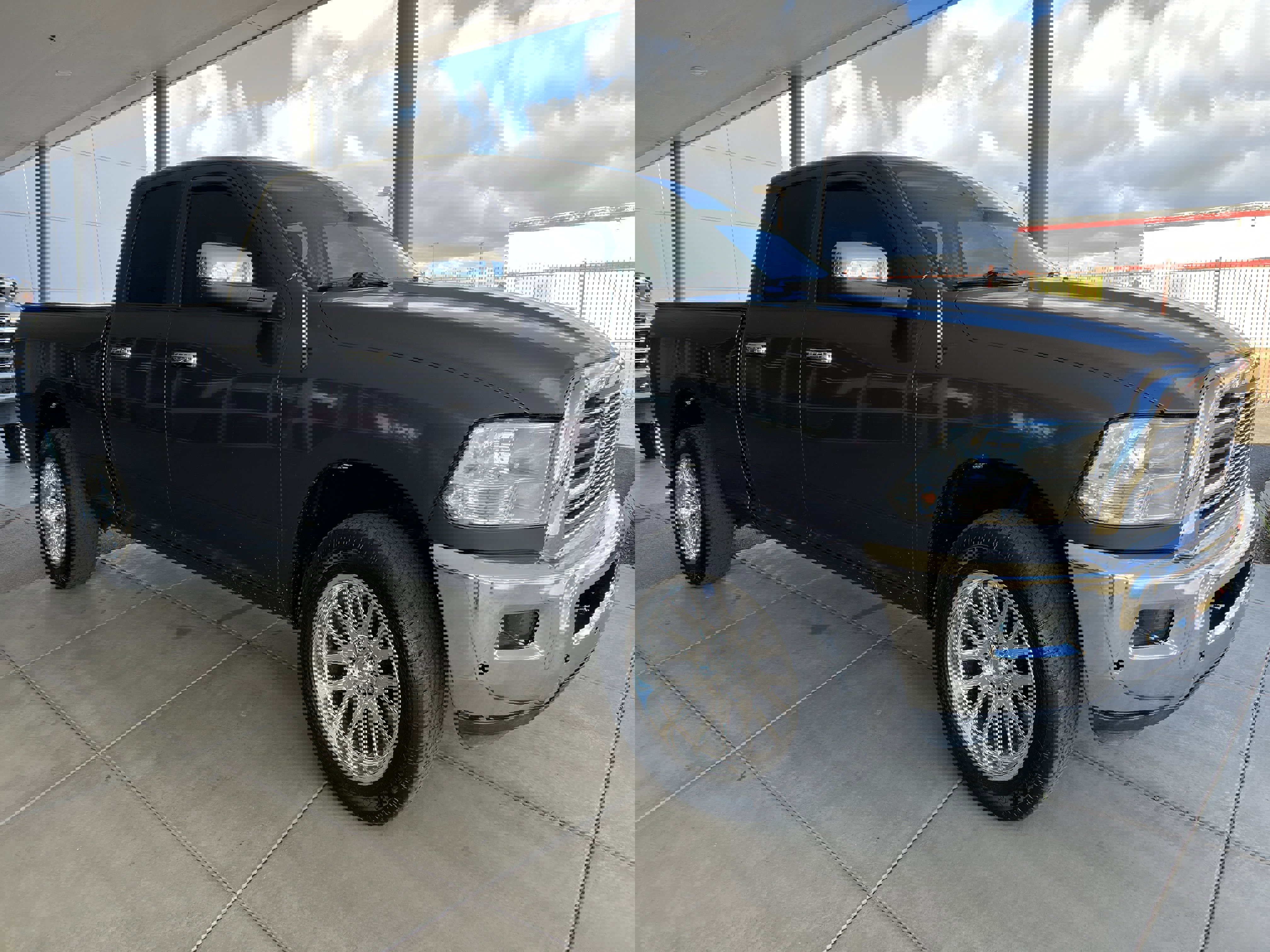 Used 2018 RAM 1500 Classic SLT image 3