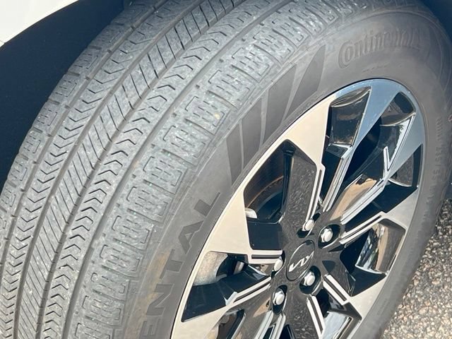 Certified 2024 Kia Carnival EX FWD image 40