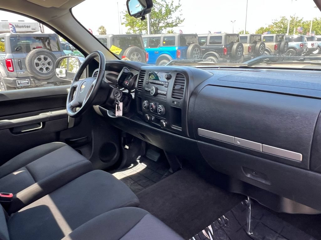 Used 2013 Chevrolet Silverado 1500 LT w/ Chrome Essentials Package RWD image 16
