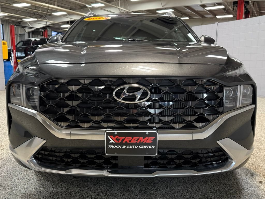 Used 2023 Hyundai Santa Fe Calligraphy AWD/4WD image 2