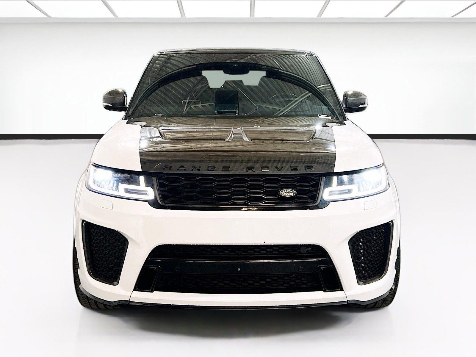 Used 2019 Land Rover Range Rover Sport SVR image 2