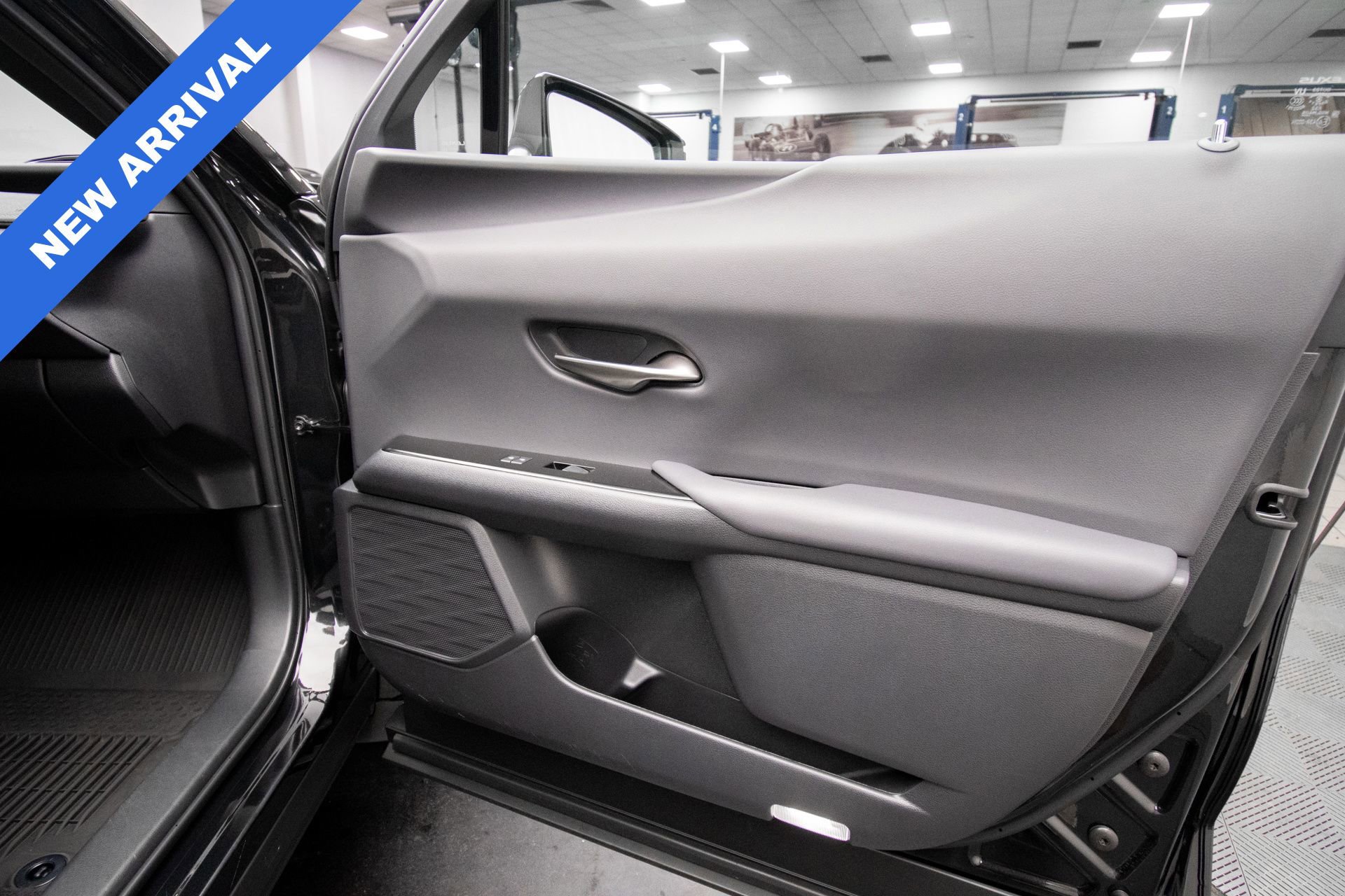 Used 2023 Lexus UX 250h AWD w/ Premium Package image 31