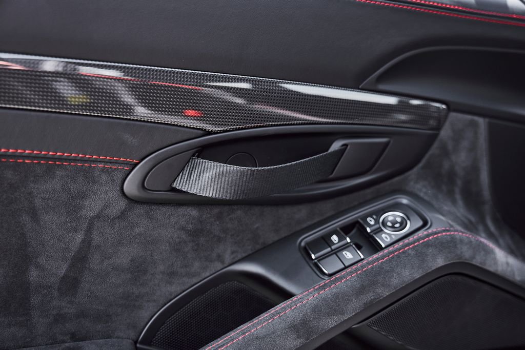 Used 2018 Porsche 911 GT2 RS RWD image 40