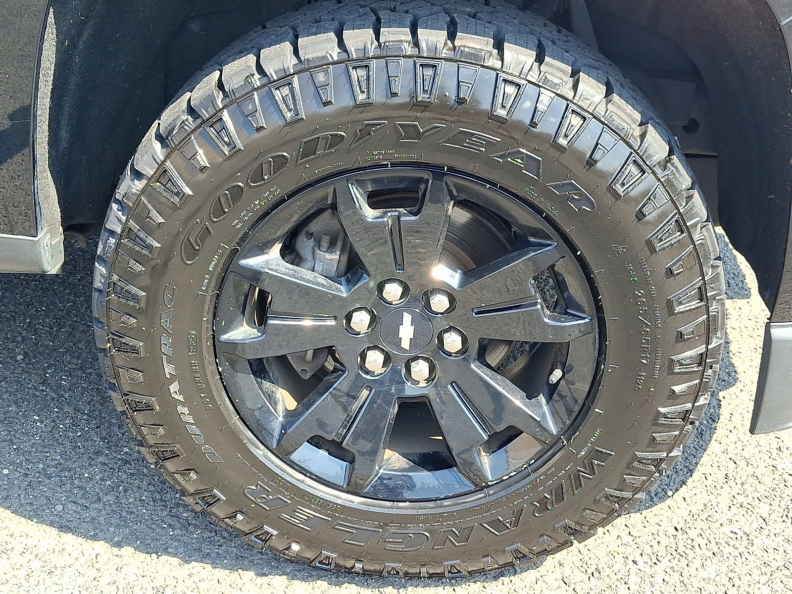 Used 2019 Chevrolet Colorado Z71 w/ Z71 Midnight Edition AWD/4WD image 9