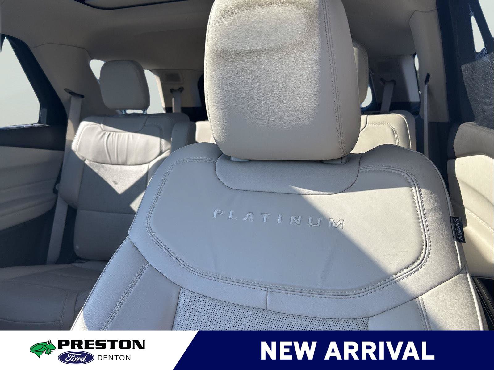 Used 2023 Ford Explorer Platinum w/ Technology Package AWD/4WD image 11