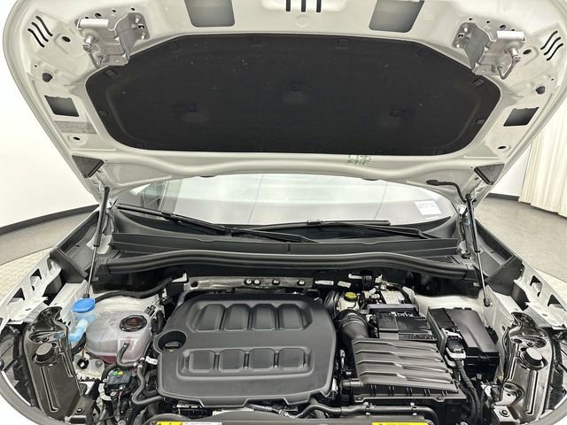 Certified 2025 Volkswagen Tiguan SE image 26